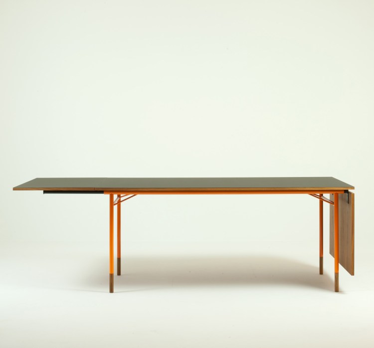 Nyhavn-Dining-Table-2